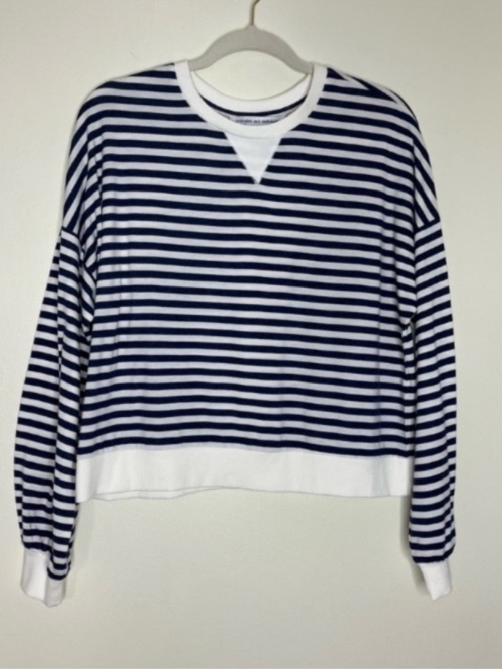 Cupcakes & Cashmere Slate Sweatshirt M